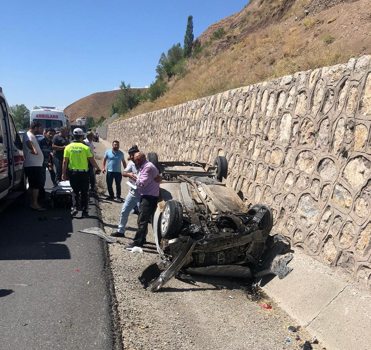 4 KİŞİNİN YARALANDIĞI TRAFİK KAZASINDA ADETA CAN PAZARI YAŞANDI