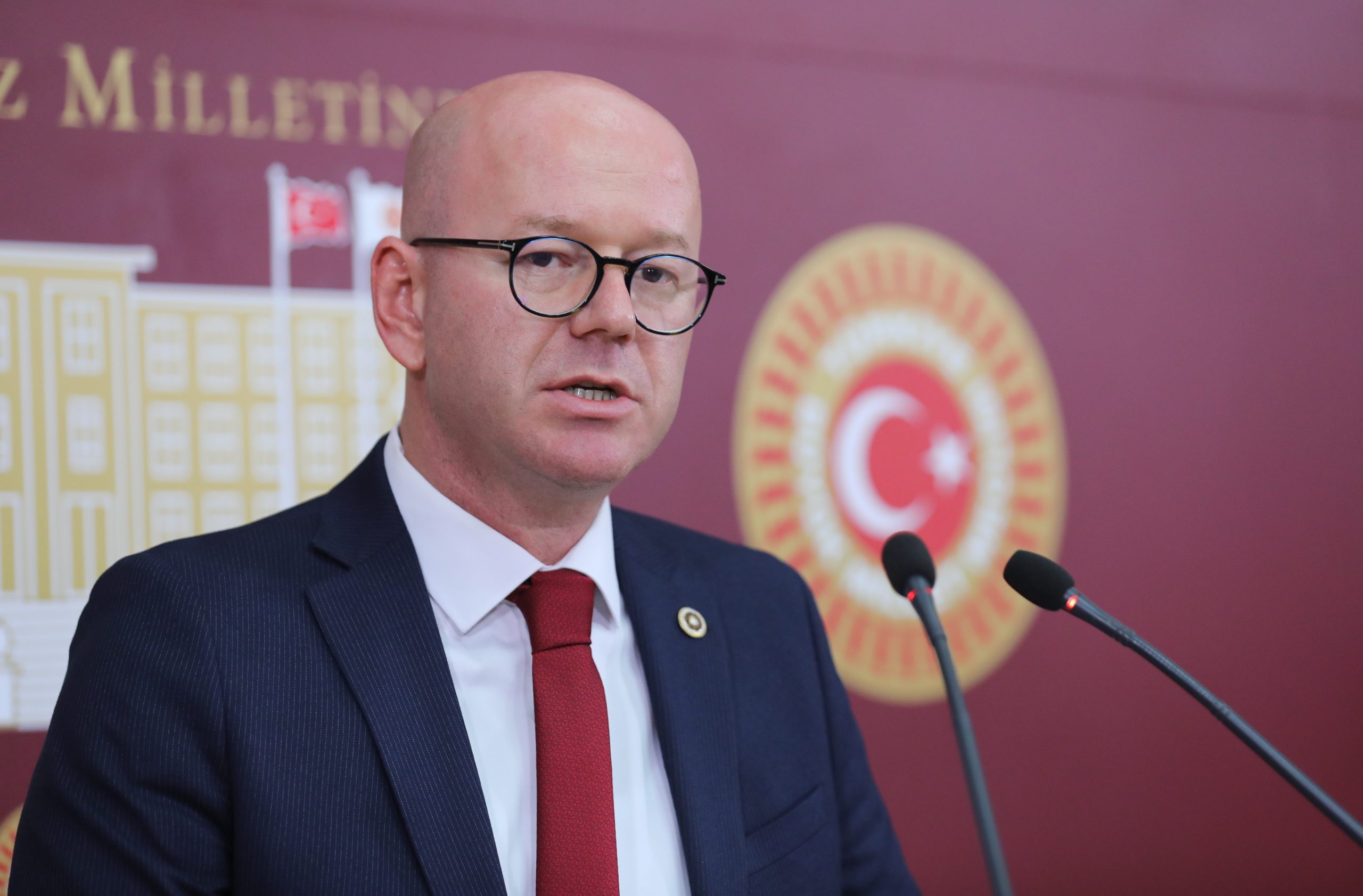 CHP Balıkesir Milletvekili Serkan Sarı, AKP’li Balıkesir Büyükşehir Belediye Başkanı