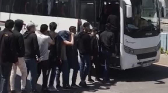 KAĞITHANE MOBİL PARK TİMİ, GELEN ORGANİZE GÖÇMEN KAÇAKÇILIĞI İHBARI ÜZERİNE