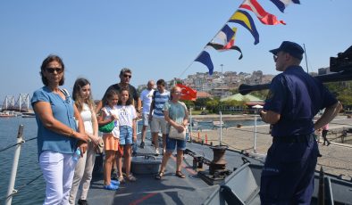 Zafer Bayramı’nda TCSG-85 Sahil Güvenlik Gemisi Bandırma’da
