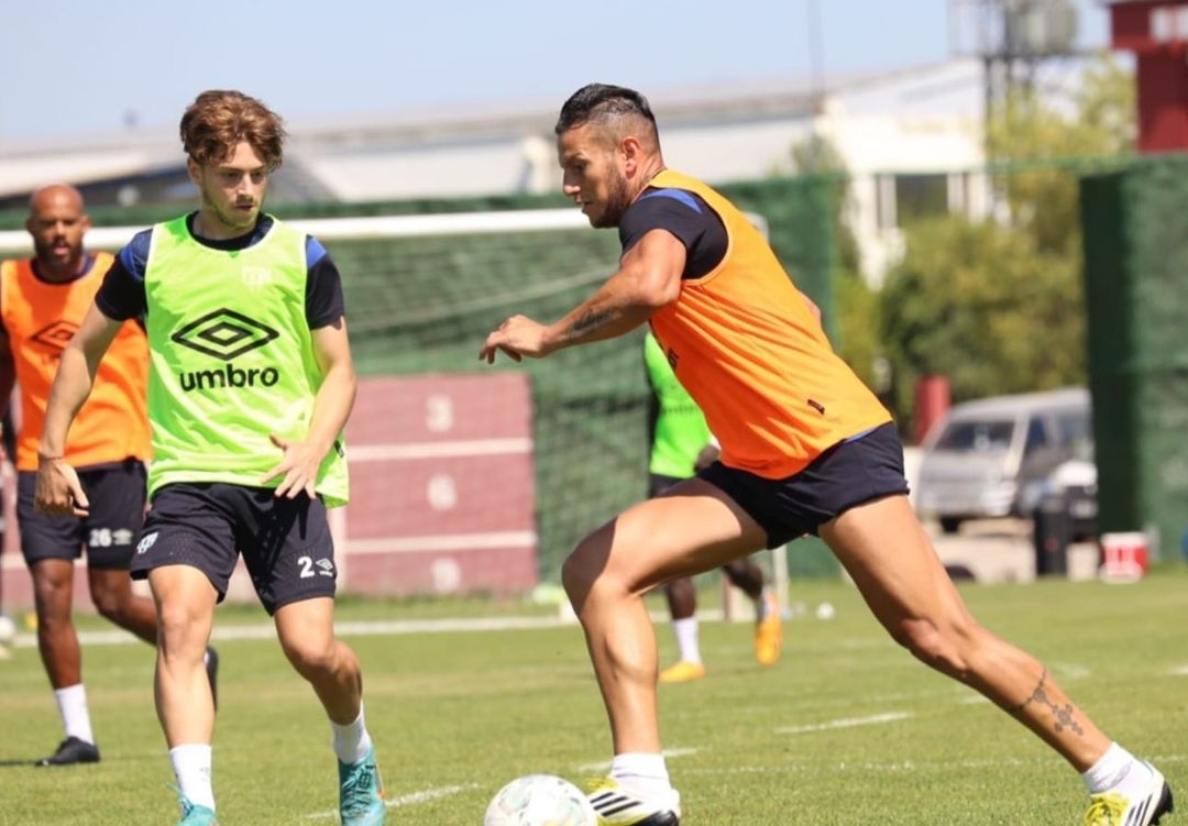 Bandırmaspor, yeni sezon hazırlıklarına devam ederken yeni transferlerinden Raul Bobadilla’da