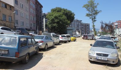 Bandırma’da çözümü yetkililer değil vatandaş buluyor