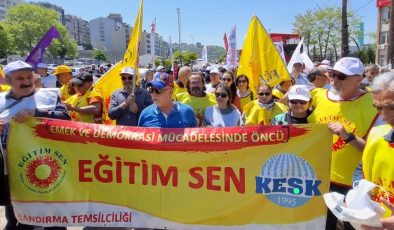 Doğru: “Öğretmenlerimizi değersizleştirmeye son verin”