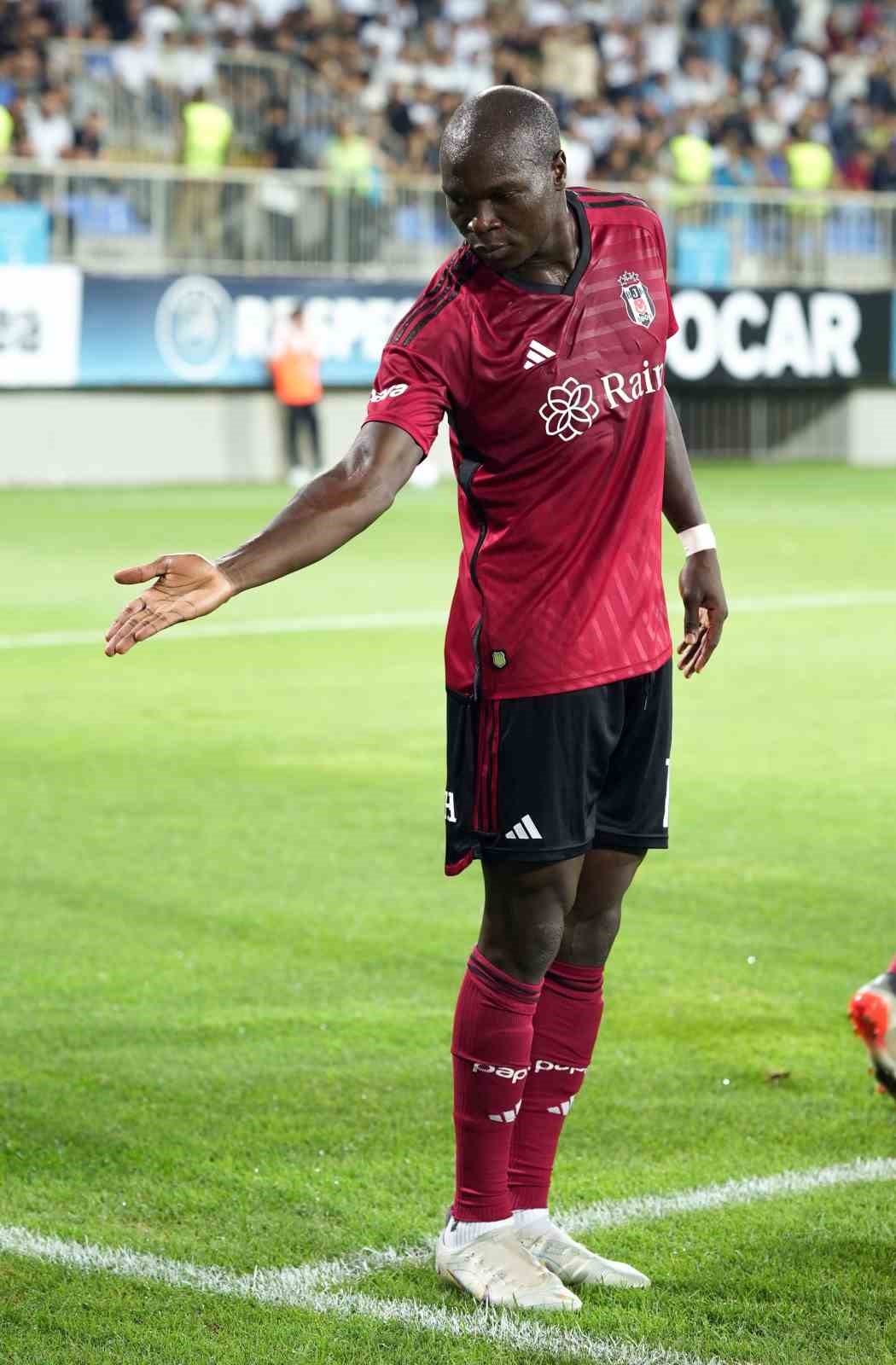 BEŞİKTAŞ’IN KAMERUNLU YILDIZI VİNCENT ABOUBAKAR, PERFORMANSIYLA GÖZ DOLDURUYOR. ABOUBAKAR, BU