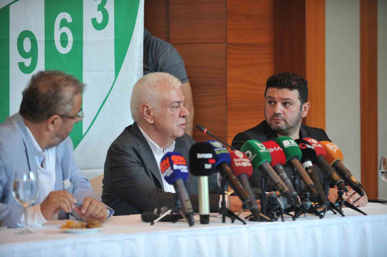 BURSASPOR'DA TEKRAR ADAY OLMAYI DÜŞÜNEN ALİ AY BASIN TOPLANTISI DÜZENLEDİ.