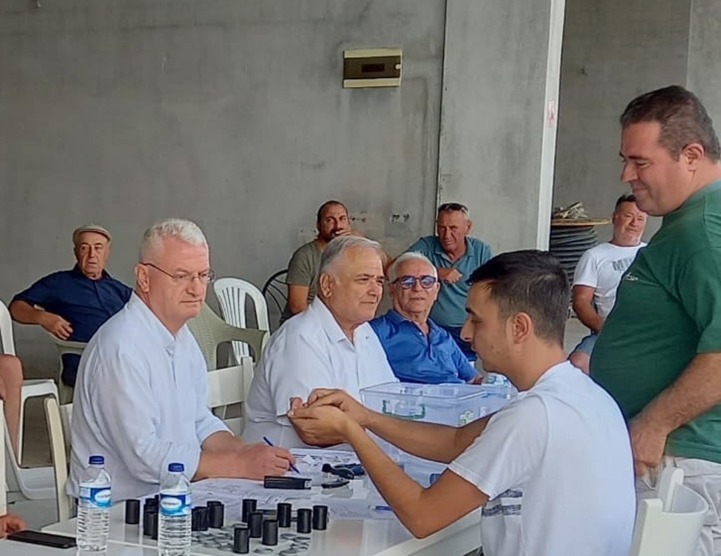 ALTINOVA’DA 36 ESNAF İŞYERİNE KAVUŞUYOR