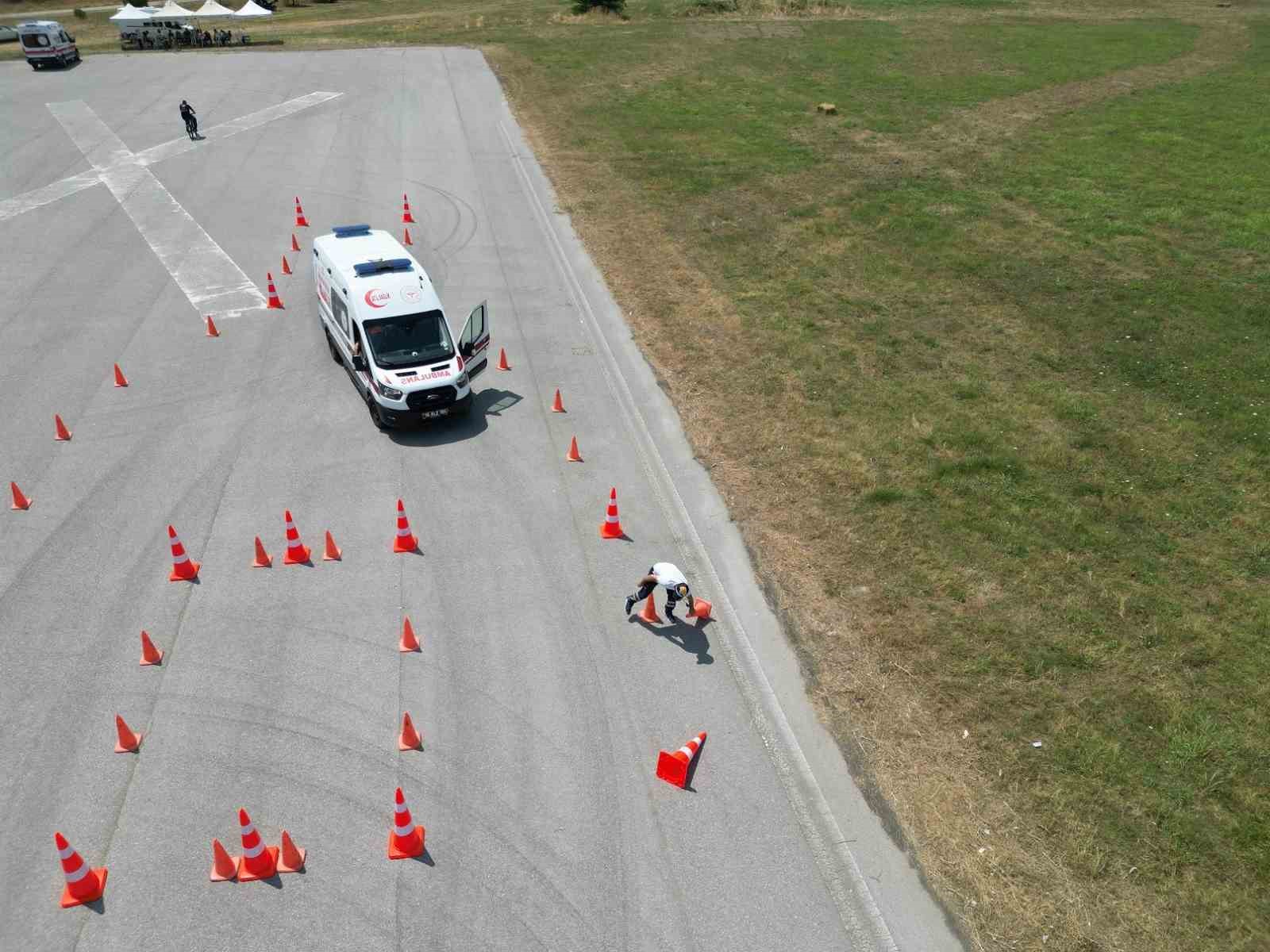 BURSA’DA HASTA VE YARALILARIN SAĞLIK KURUMLARINA EN GÜVENLİ ŞEKİLDE NAKLEDİLMESİ