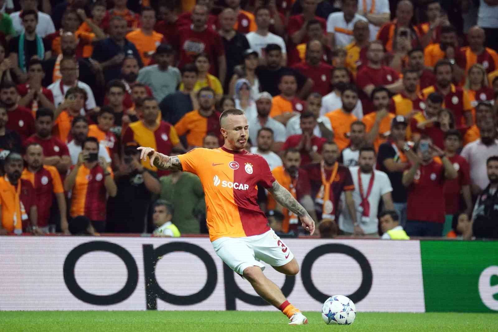 GALATASARAY'IN İSPANYOL SOL BEKİ ANGELİNO, MOLDE MAÇINDA ATTIĞI GOLLE SARI-KIRMIZILI