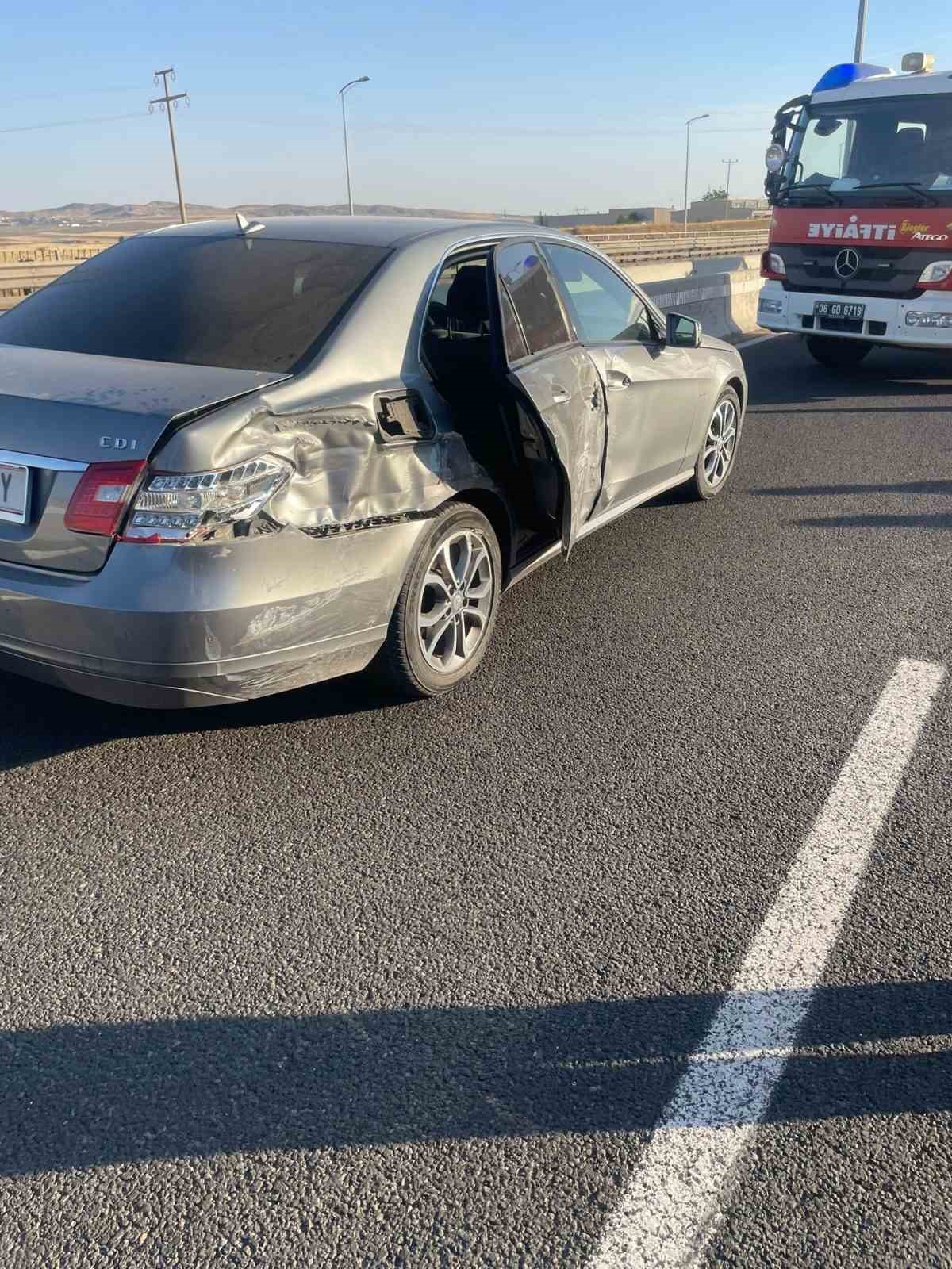 ANKARA’NIN POLATLI İLÇESİNDE YABANCI UYRUKLU MEVSİMLİK İŞÇİLERİ TAŞIYAN SERVİS KAZA