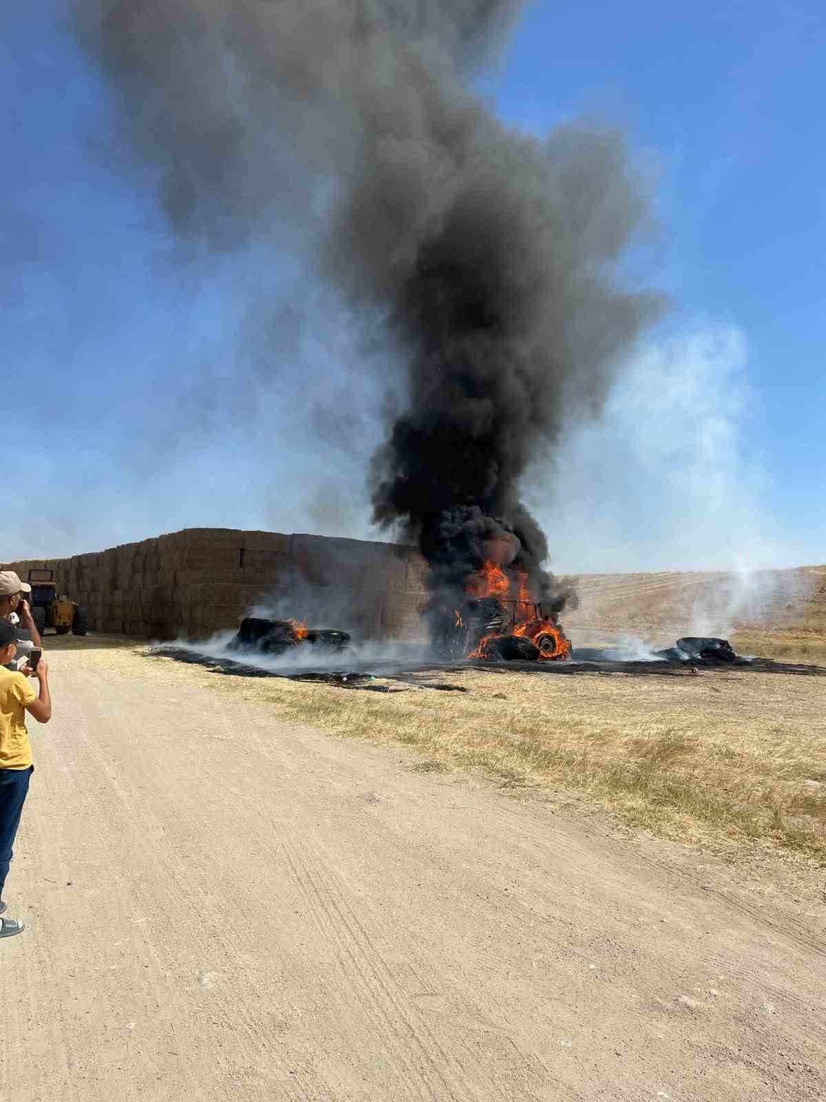 ANKARA BEYPAZARI’NDA KIRBAŞI BELDESİNDE ÇIKAN YANGIN SONUCU BİR TRAKTÖR TAMAMEN