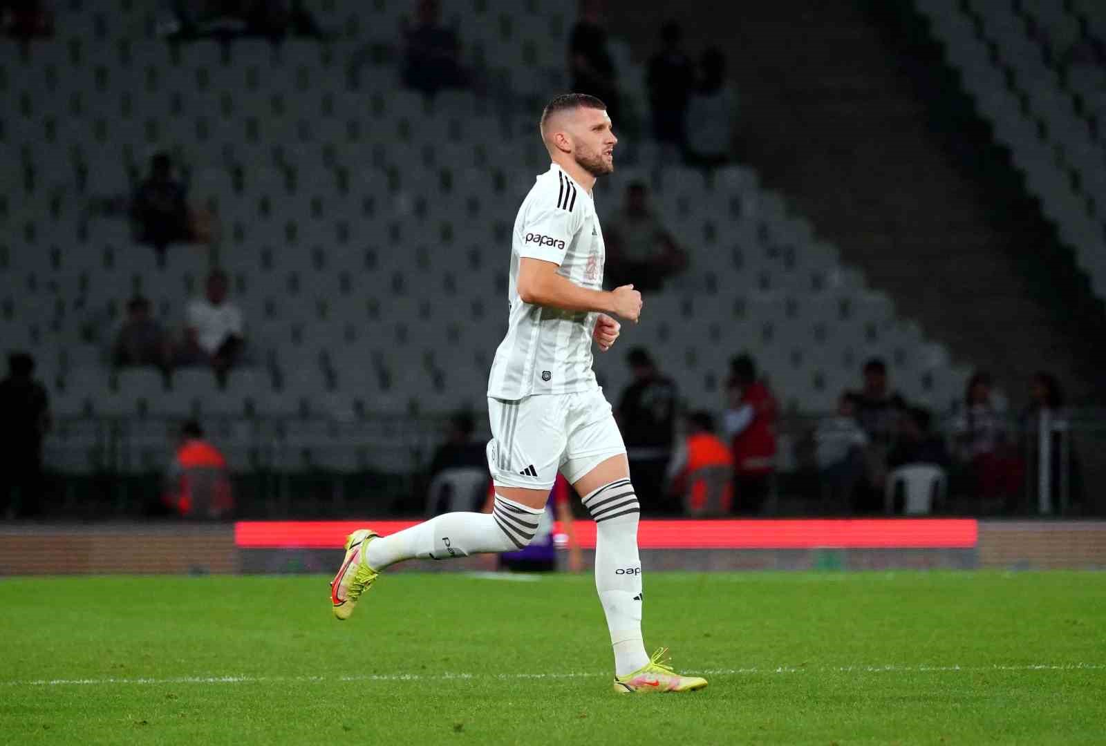 BEŞİKTAŞ’IN SOL KANAT OYUNCUSU ANTE REBİC, FATİH KARAGÜMRÜK KARŞISINDA İLK