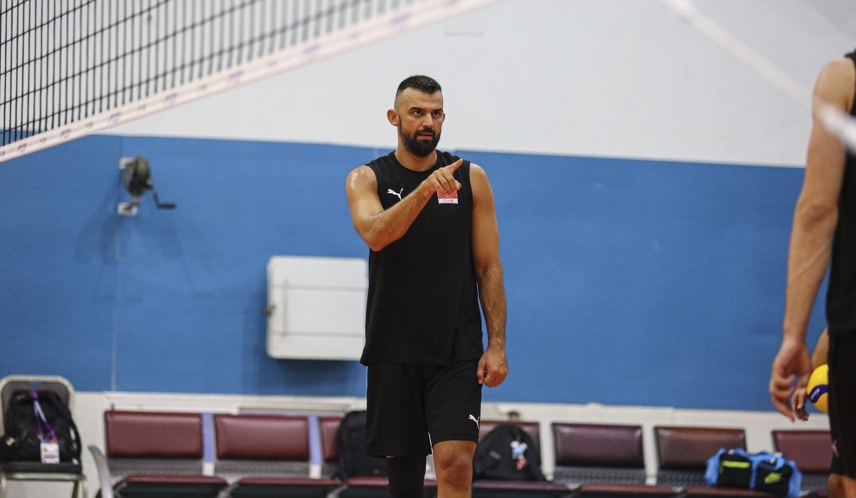 A MİLLİ ERKEK VOLEYBOL TAKIMI KAPTANI ARSLAN EKŞİ