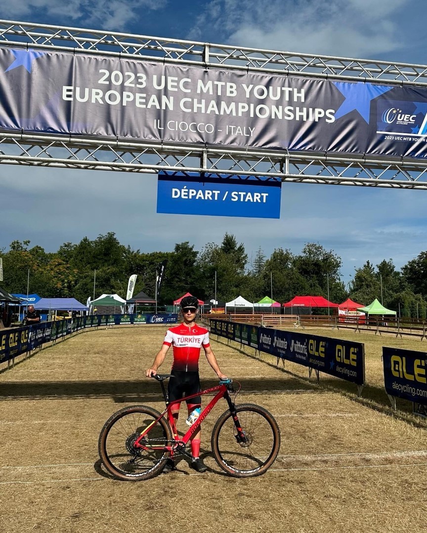 İNEGÖL BELEDİYE SPOR KULÜBÜ BİSİKLET SPORCUSU FURKAN ÇAMLIDERE, İTALYA’DA DÜZENLENEN