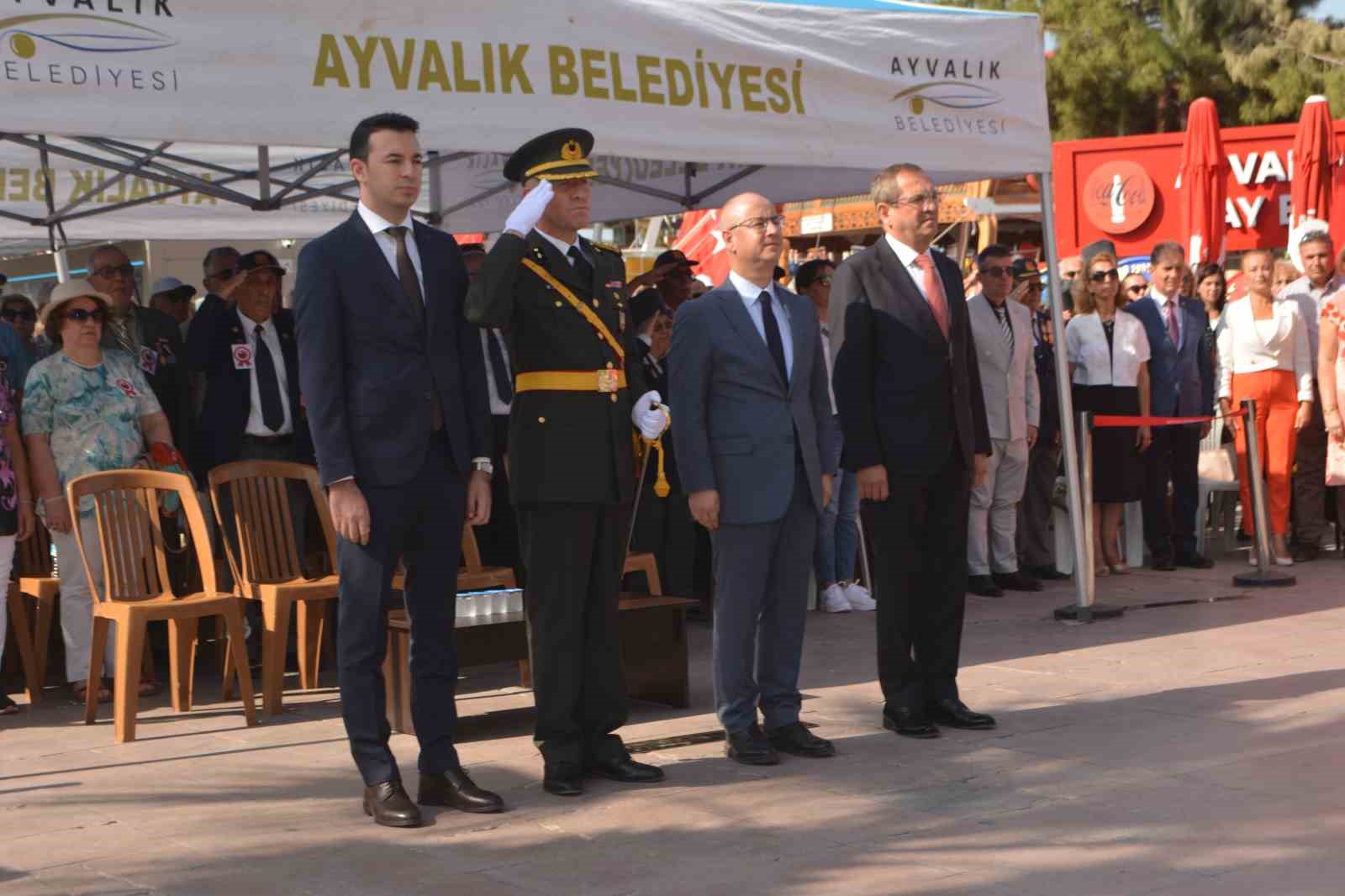 AYVALIK’TA “ZAFER” COŞKUSU