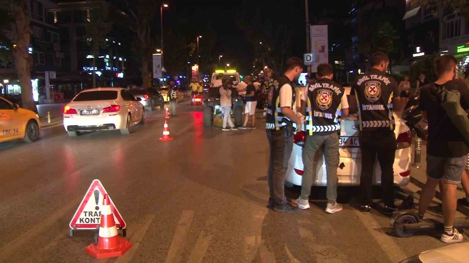 BAĞDAT CADDESİ'NDE KURALLARA UYMAYAN MOTOSİKLETLİ SÜRÜCÜLERİNE CEZA