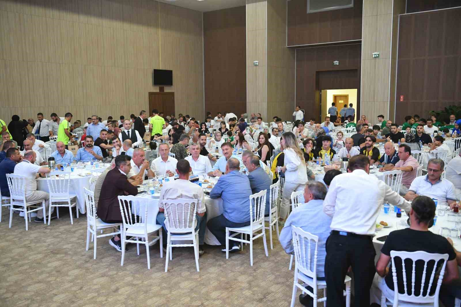BAHÇELİEVLER BELEDİYESİ, AMATÖR SPOR KULÜPLERİ DESTEK PROGRAMI DÜZENLEDİ. BAHÇELİEVLER KONGRE