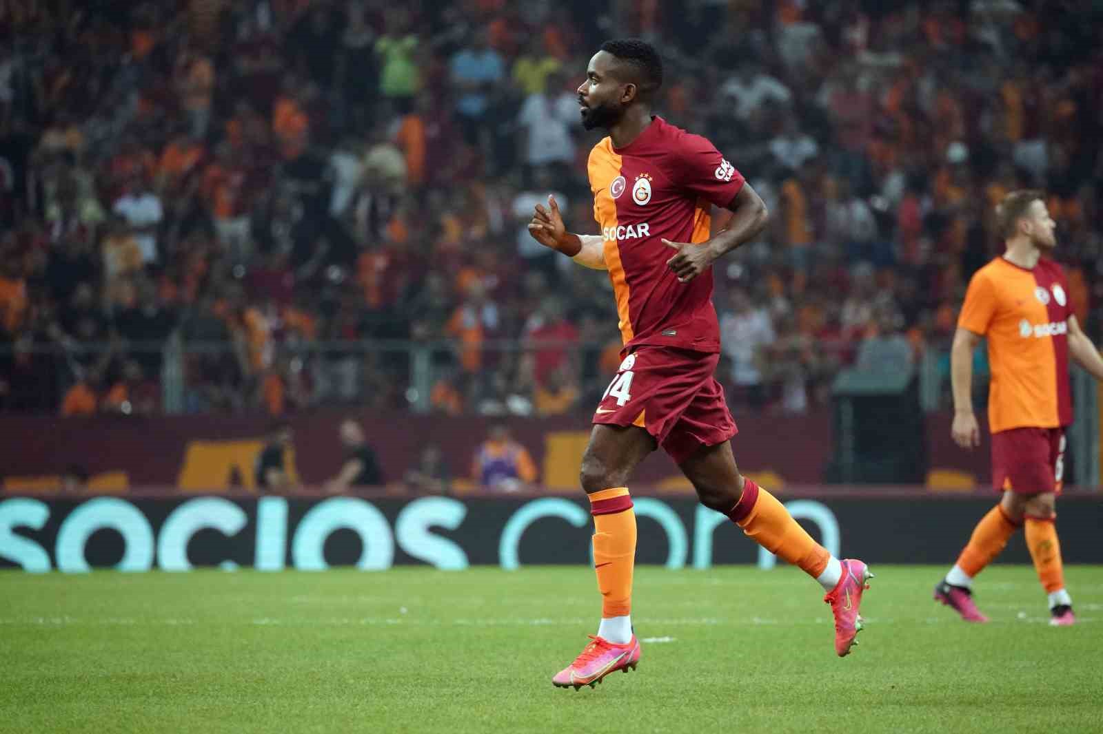 GALATASARAY’IN YENİ TRANSFERİ CEDRİC BAKAMBU, ZALGİRİS KARŞILAŞMASIYLA İLK KEZ SARI-KIRMIZILI
