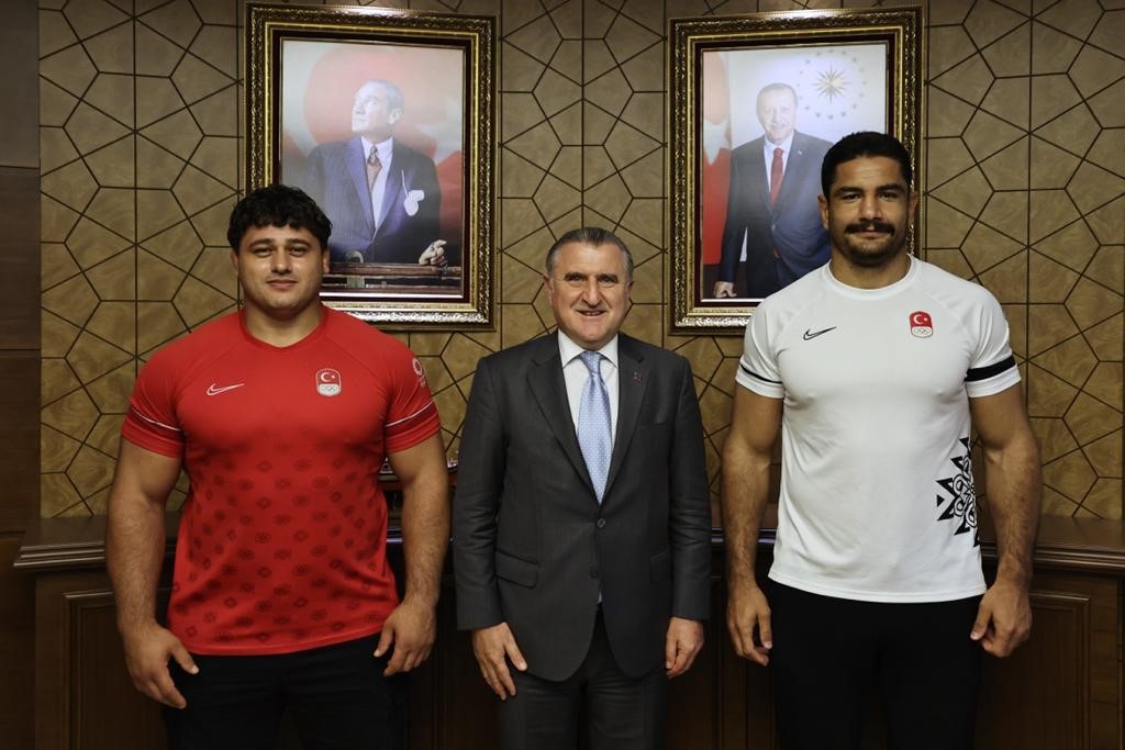 GENÇLİK VE SPOR BAKANI OSMAN AŞKIN BAK, TÜRKİYE GÜREŞ FEDERASYONU