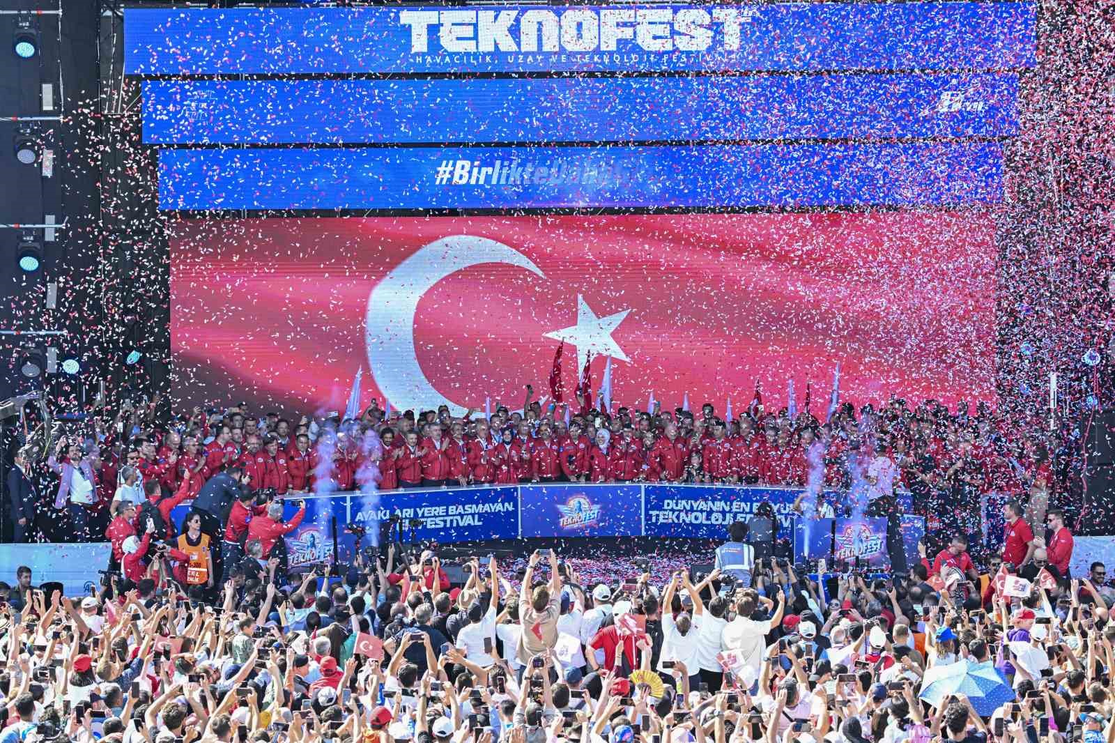 AİLE VE SOSYAL HİZMETLER BAKANI MAHİNUR ÖZDEMİR GÖKTAŞ BAKANLIĞIN DESTEK
