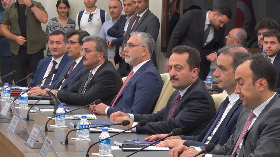 ÇALIŞMA VE SOSYAL GÜVENLİK BAKANLIĞI'NIN EV SAHİPLİĞİNDEKİ İLK TOPLANTININ AÇILIŞINI