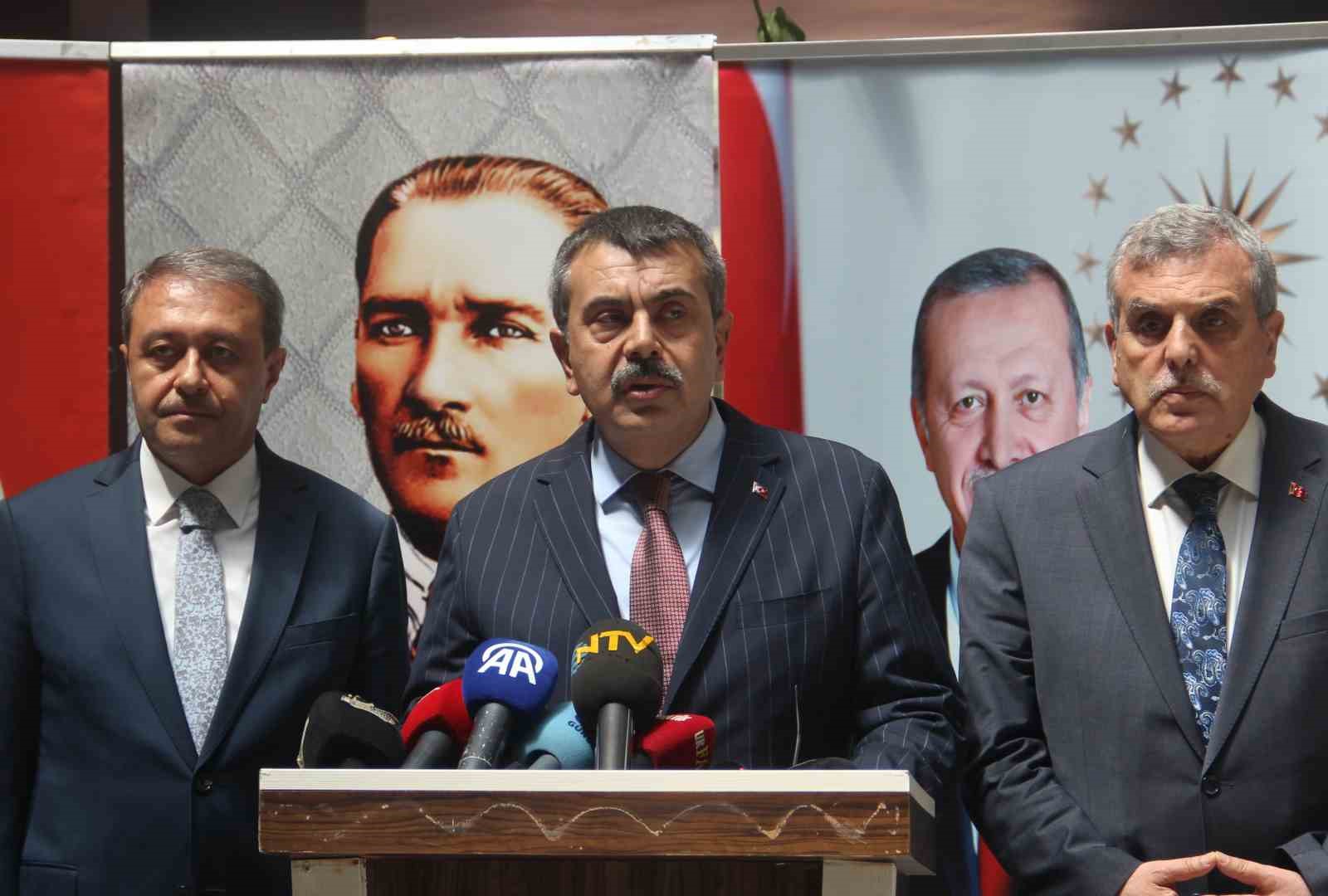 BAKAN TEKİN YENİ EĞİTİM VE ÖĞRETİM YILINDA HAYATA GEÇECEK UYGULAMALARI