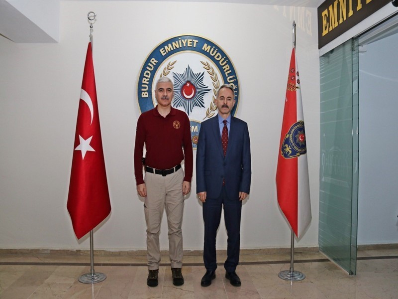 HASAN YİĞİT (SOLDAKİ)