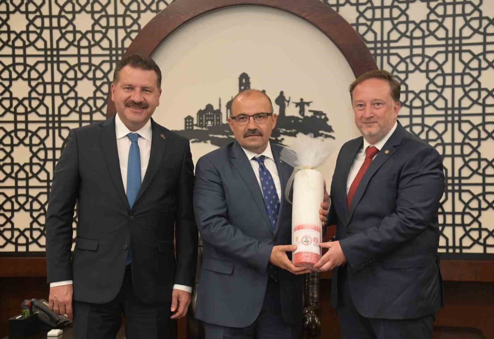 KARESİ BELEDİYE BAŞKANI DİNÇER ORKAN, BALIKESİR PROTOKOLÜNÜ VE İŞ DÜNYASINI
