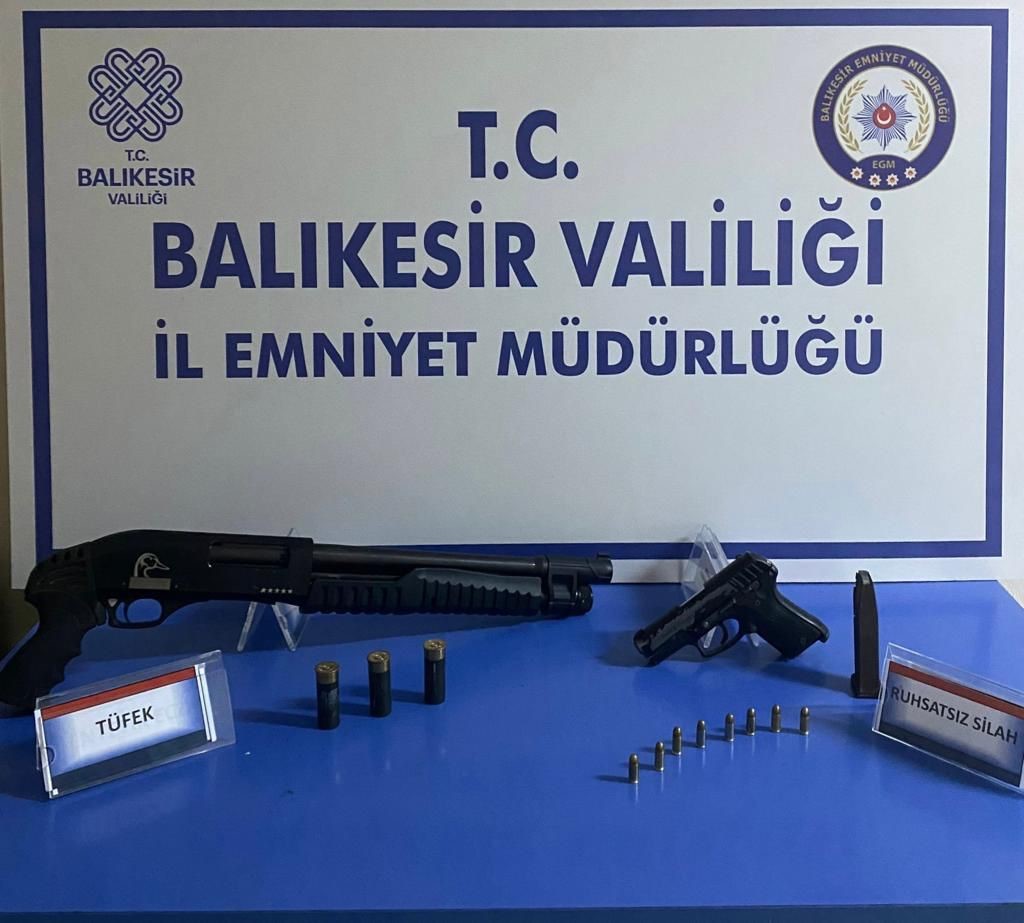 BALIKESİR'DE 28 ARANAN ŞAHSA GÖZALTI
