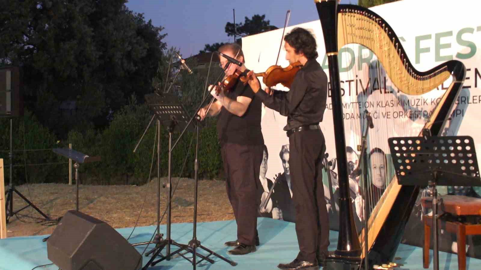 BURHANİYE İLÇESİNDE, ANTİK ADRAMYTTEİON KAZILARI DEVAM EDERKEN, DÜZENLENEN ADRAMYTTEİON FESTİVALİ'NİN