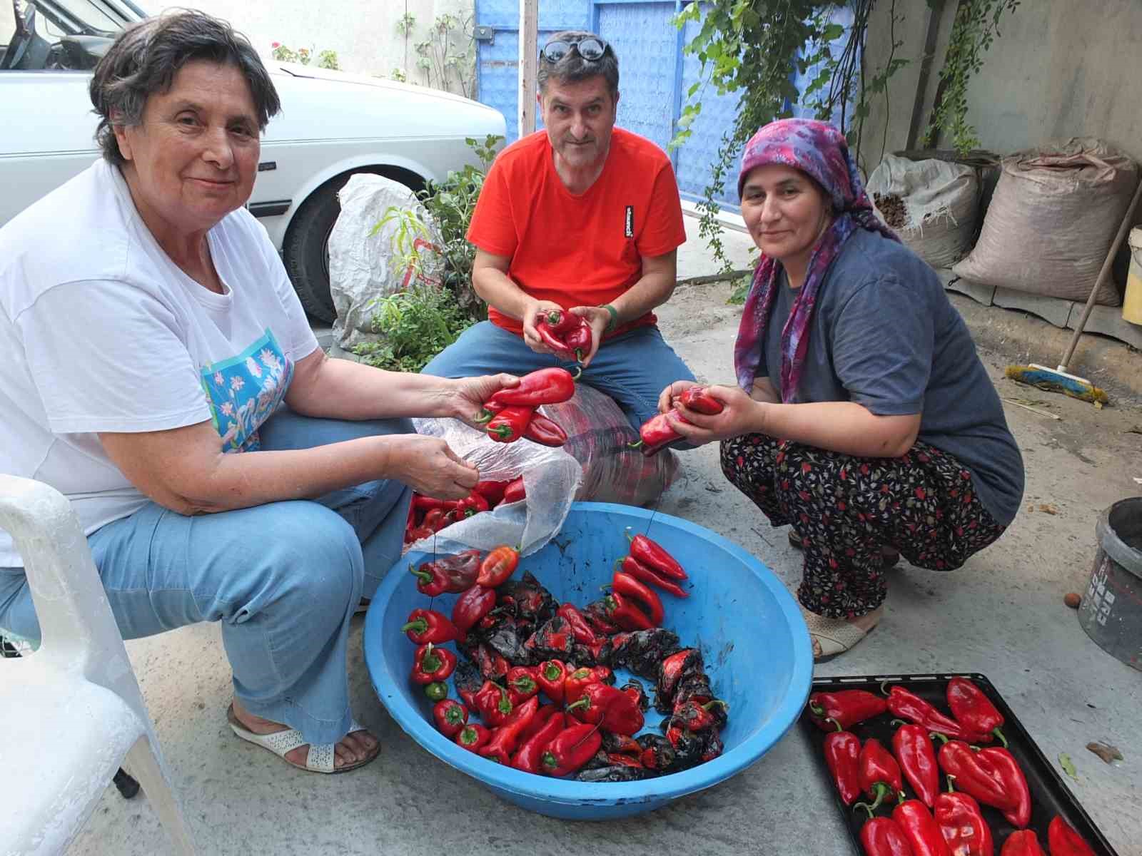 BİBERLERİN HAZIRLANMASI