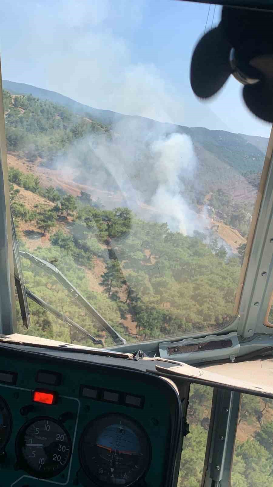 BALIKESİR’İN BURHANİYE İLÇESİNDE 15.25’TE ÇIKAN ORMAN YANGININA İLK MÜDAHALE HAVADAN