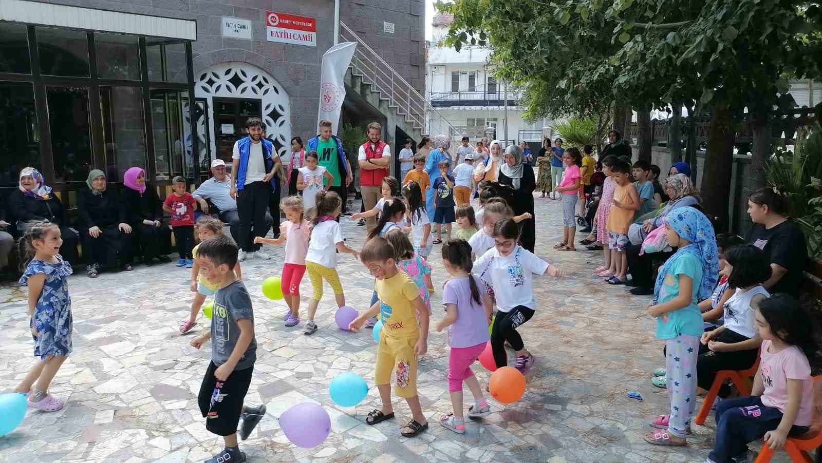 BALIKESİRLİ GENÇLER HEM DİN EĞİTİMİ ALIYOR, HEM SPOR YAPIYOR