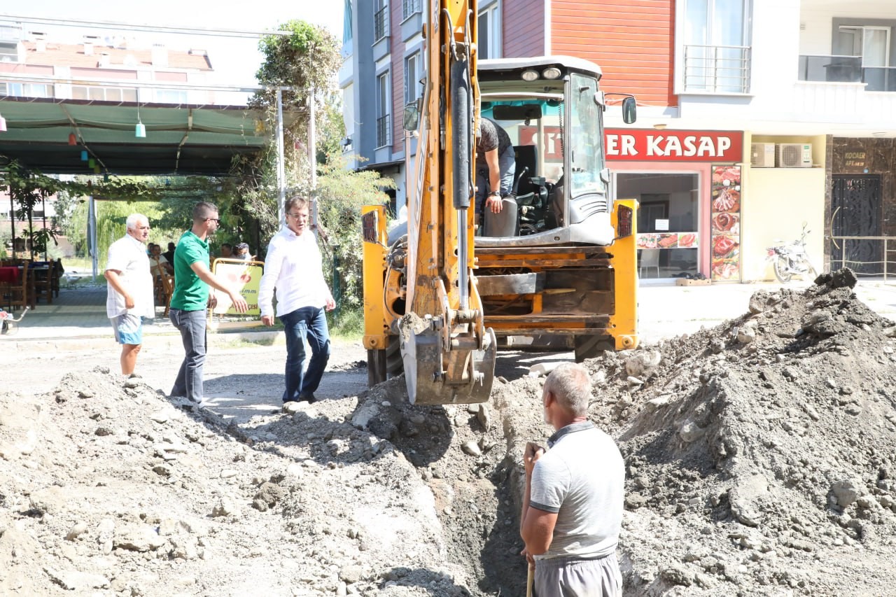 EDREMİT BELEDİYESİ TARAFINDAN ALTINKUM MAHALLESİ’NDE ALT VE ÜST YAPI ÇALIŞMALARINA