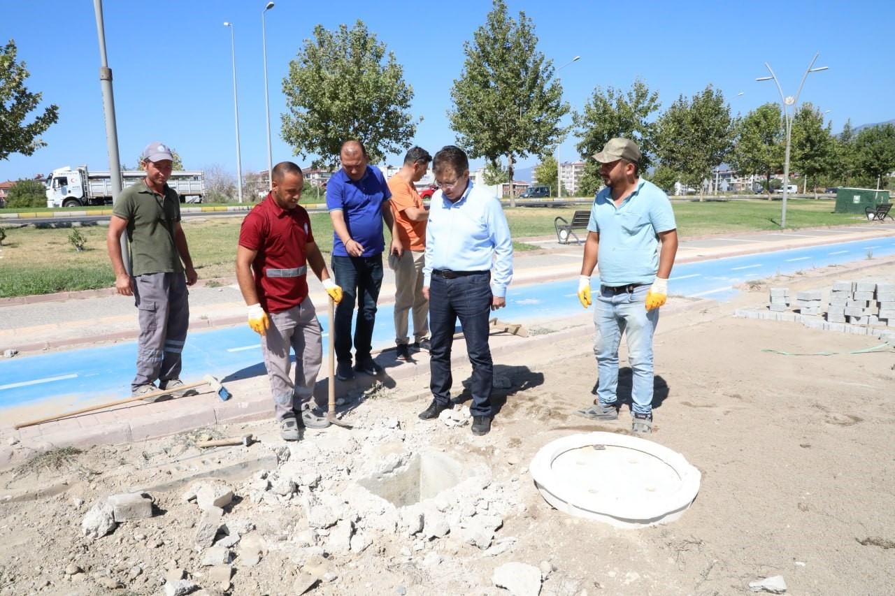 EDREMİT BELEDİYE BAŞKANI SELMAN HASAN ARSLAN DEVAM EDEN ÇALIŞMALARI YERİNDE