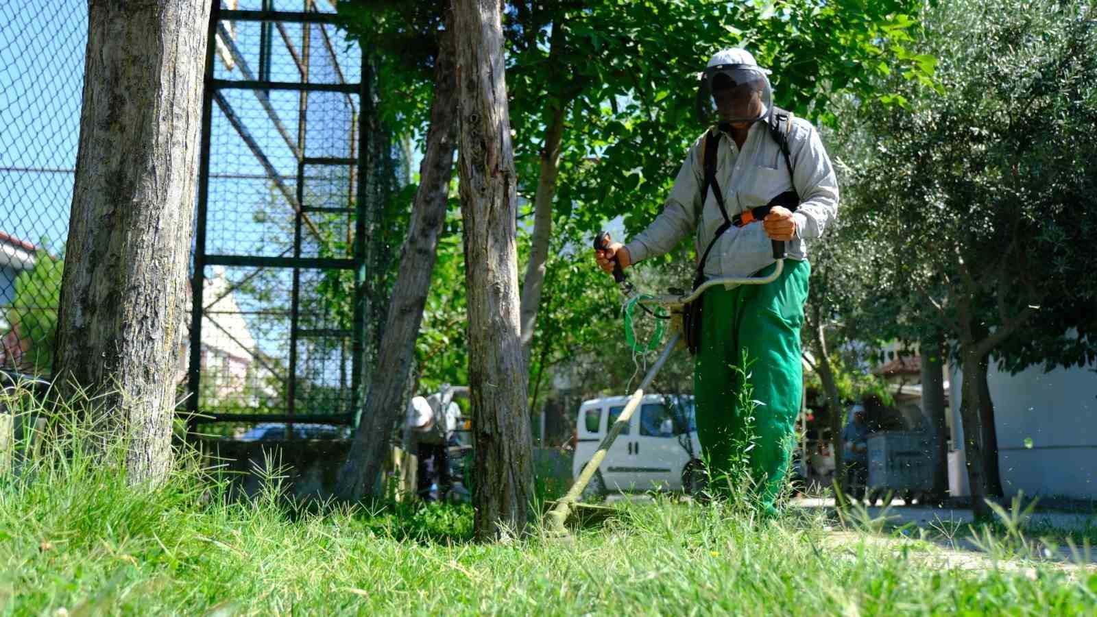ALTIEYLÜL BELEDİYESİ ALTIEYLÜL’DE İKAMET EDEN VATANDAŞLAR İÇİN ÇALIŞMALARINI SÜRDÜRÜYOR. ALTIEYLÜL