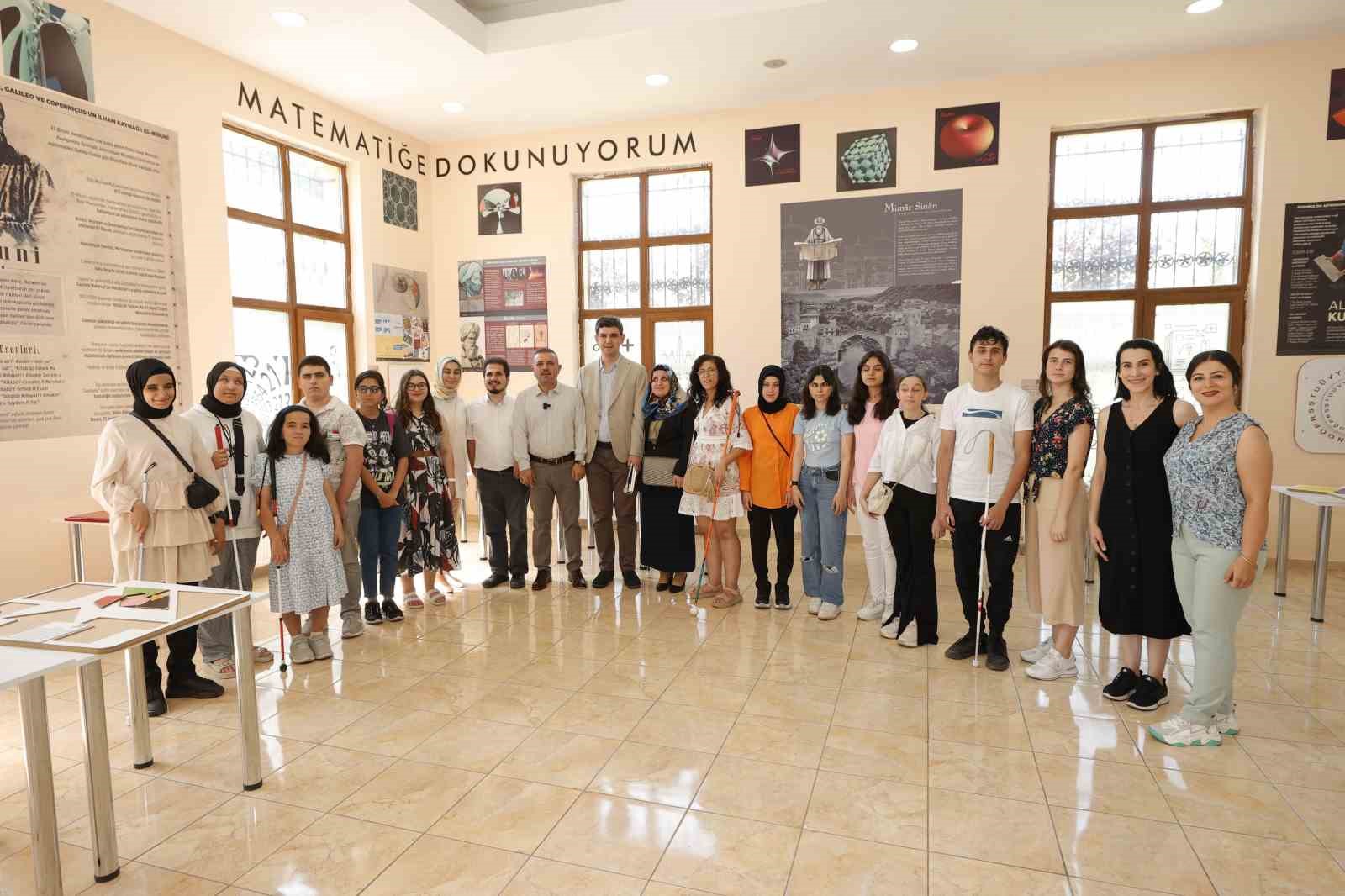 REHBERLİK VE ARAŞTIRMA MERKEZİ ÖĞRENCİLERİ MATEMATİĞİ DOKUNARAK KEŞFETTİ. SİNCAN BELEDİYE