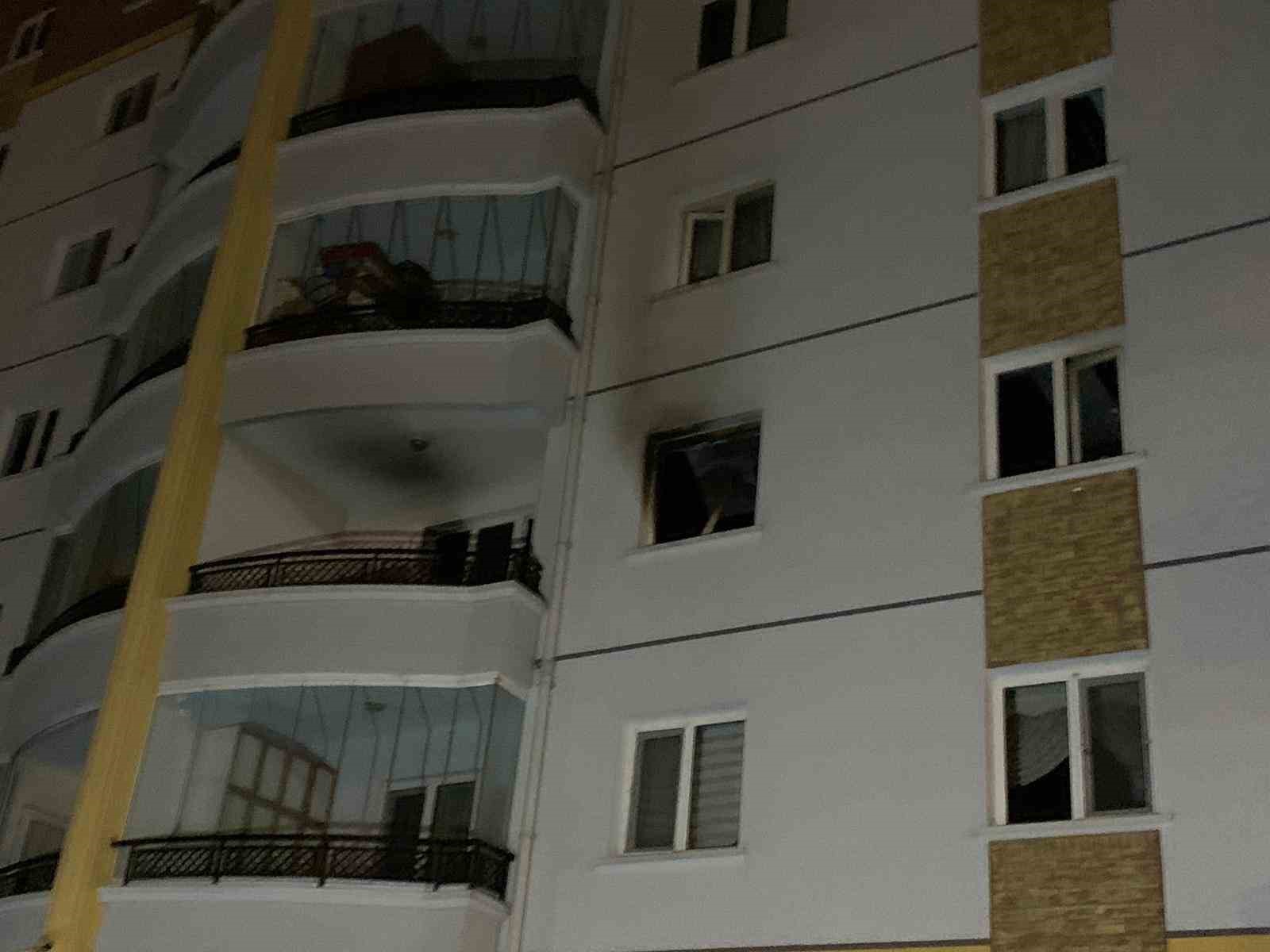 ANKARA’DA 8 KATLI BİR BİNANIN ÜÇÜNCÜ KATINDA BİR DAİREDE ÇIKAN