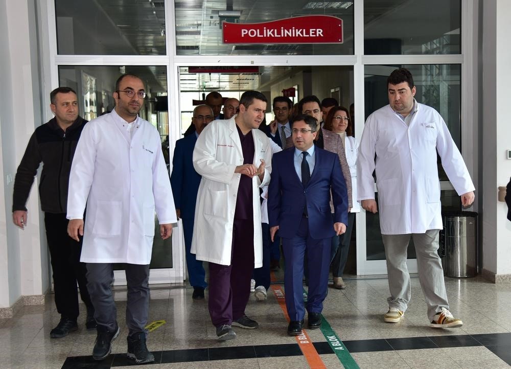 BAÜN' DE KALP VE DAMAR CERRAHİSİ KLİNİĞİ GÜÇLENEREK BÜYÜYOR