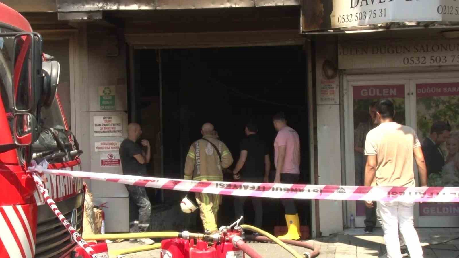 BAYRAMPAŞA'DA İŞ MERKEZİNDE ÇIKAN YANGIN 4 SAAT SONRA TAMAMEN SÖNDÜRÜLDÜ