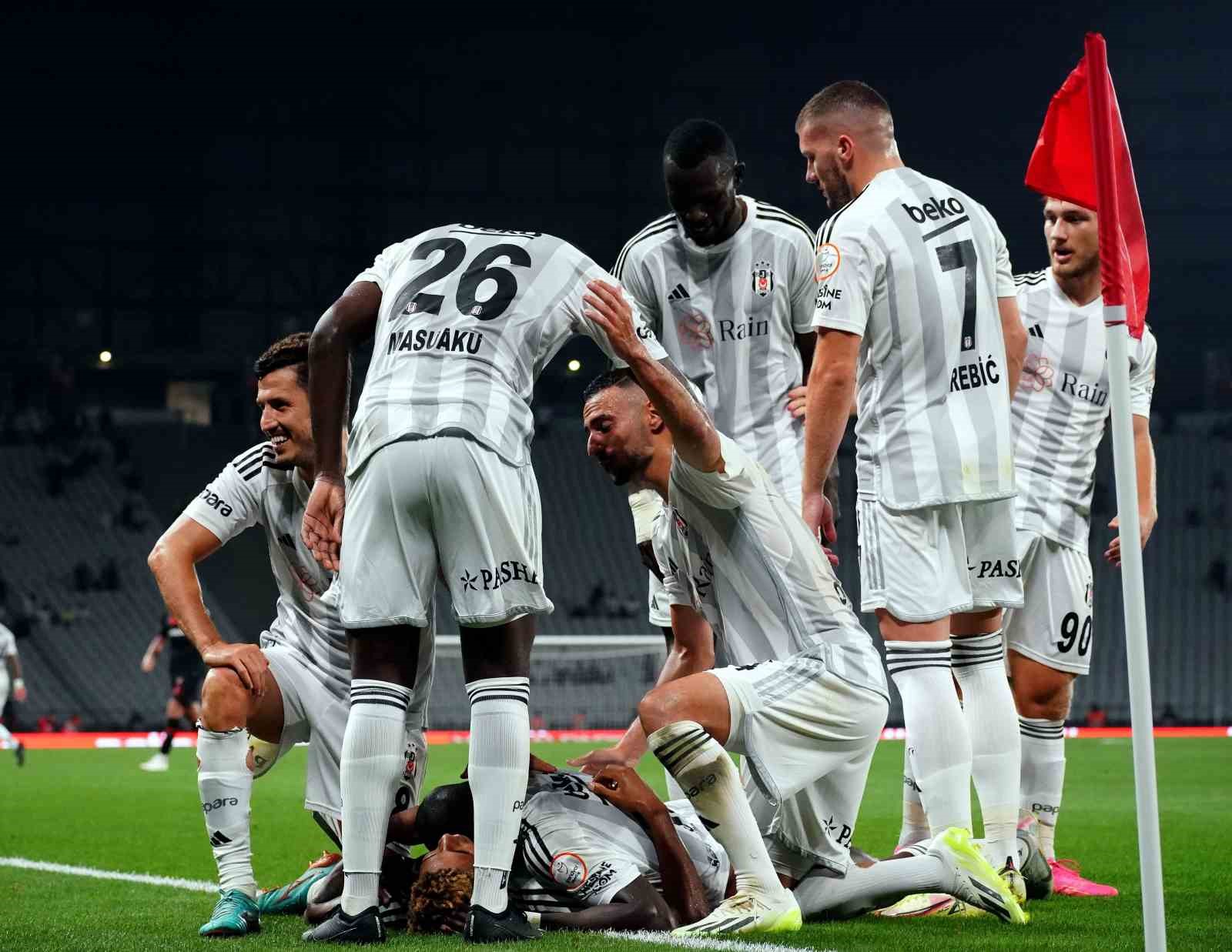 BEŞİKTAŞ, SÜPER LİG’İN İLK MÜSABAKASINDA FATİH KARAGÜMRÜK KARŞISINDA 1-0 GALİP