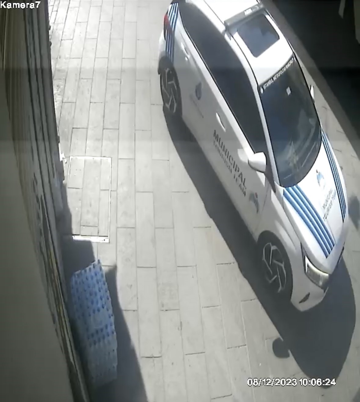 İSTİKLAL CADDESİ’NDE ESNAFIN 8 YILDIR BAKTIĞI VE İBB’YE AİT ZABITA
