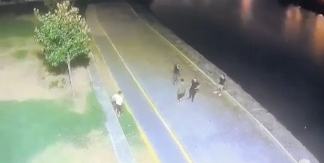 SÜTLÜCE SAHİLİ’NDE HAVAYA RASTGELE ATEŞ AÇAN BİR ŞAHSA O SIRADA