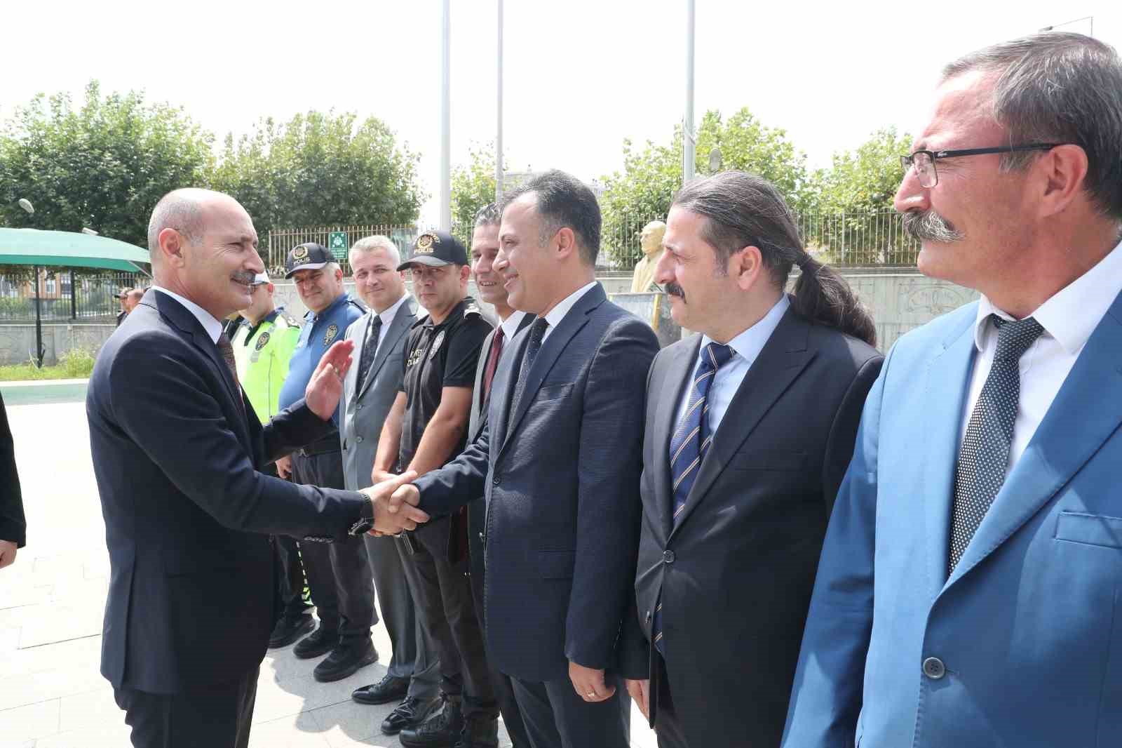 Bursa Emniyet Müdürü Zaimoğlu göreve başladı EMNİYET GENEL MÜDÜRLÜĞÜ İSTİHBARAT BAŞKANLIĞI'NDAN BURSA EMNİYET MÜDÜRLÜĞÜ'NE ATANAN DR