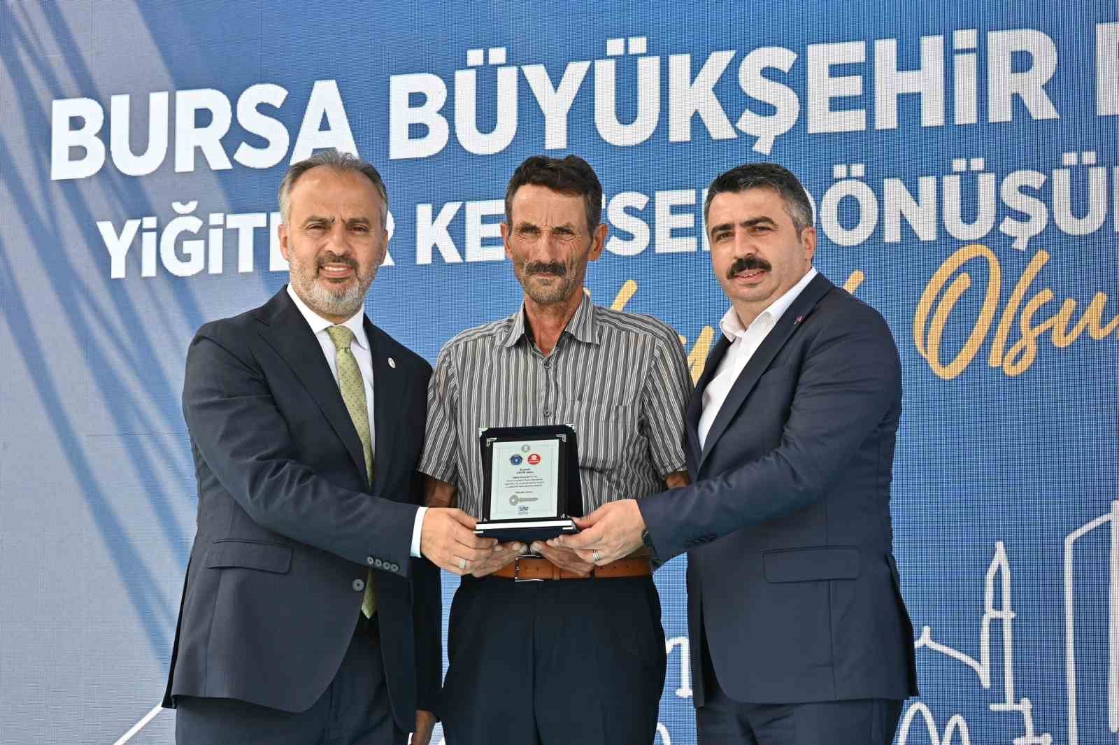 BÜYÜKŞEHİR BELEDİYESİ, YİĞİTLER KENTSEL DÖNÜŞÜMÜ’NDE İLK KONUTLARI, DÜZENLENEN TÖRENLE HAK