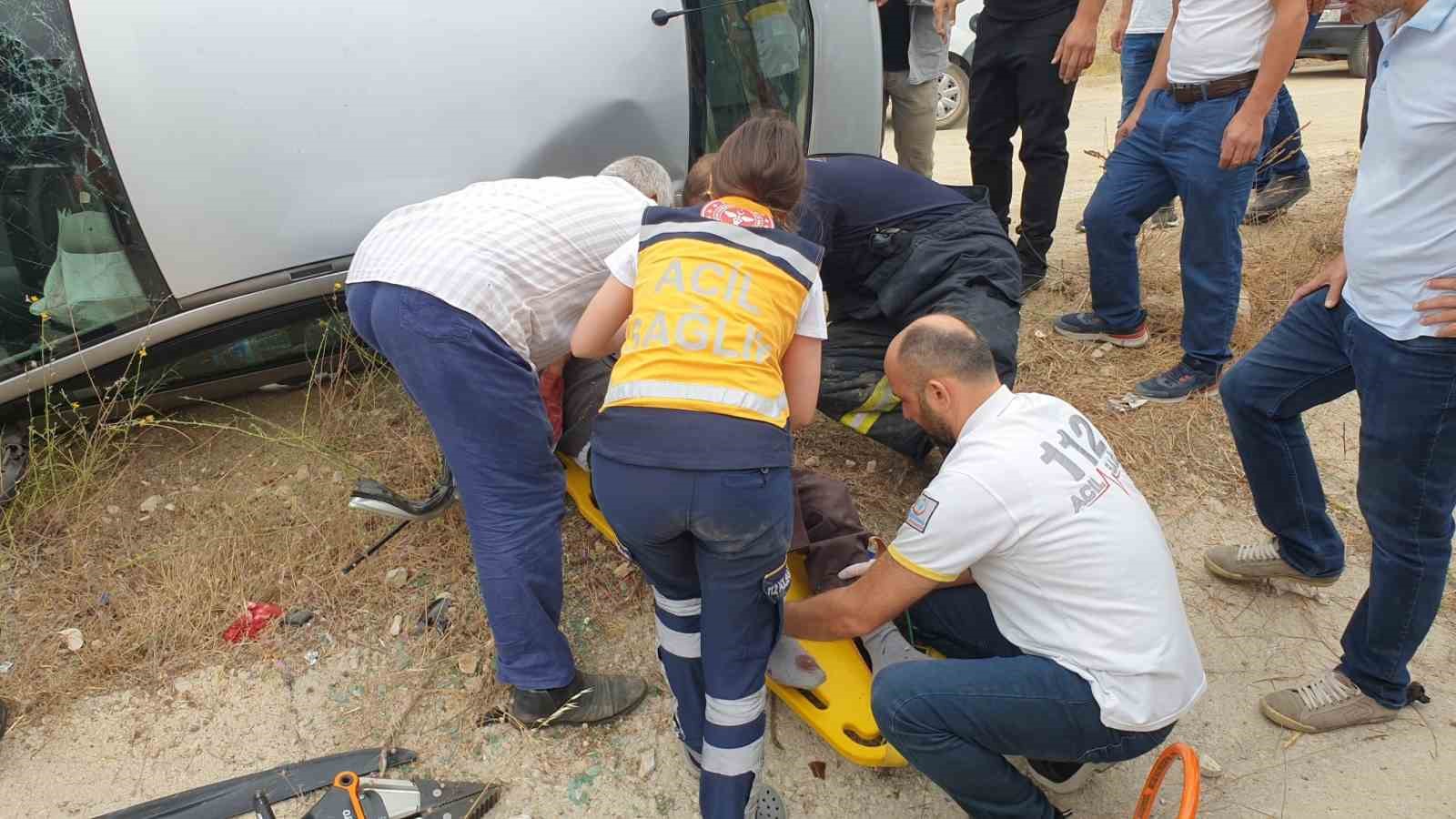BURSA’DA İKİ ARACIN ÇARPIŞTIĞI TRAFİK KAZASINDA 5 KİŞİ YARALANDI.