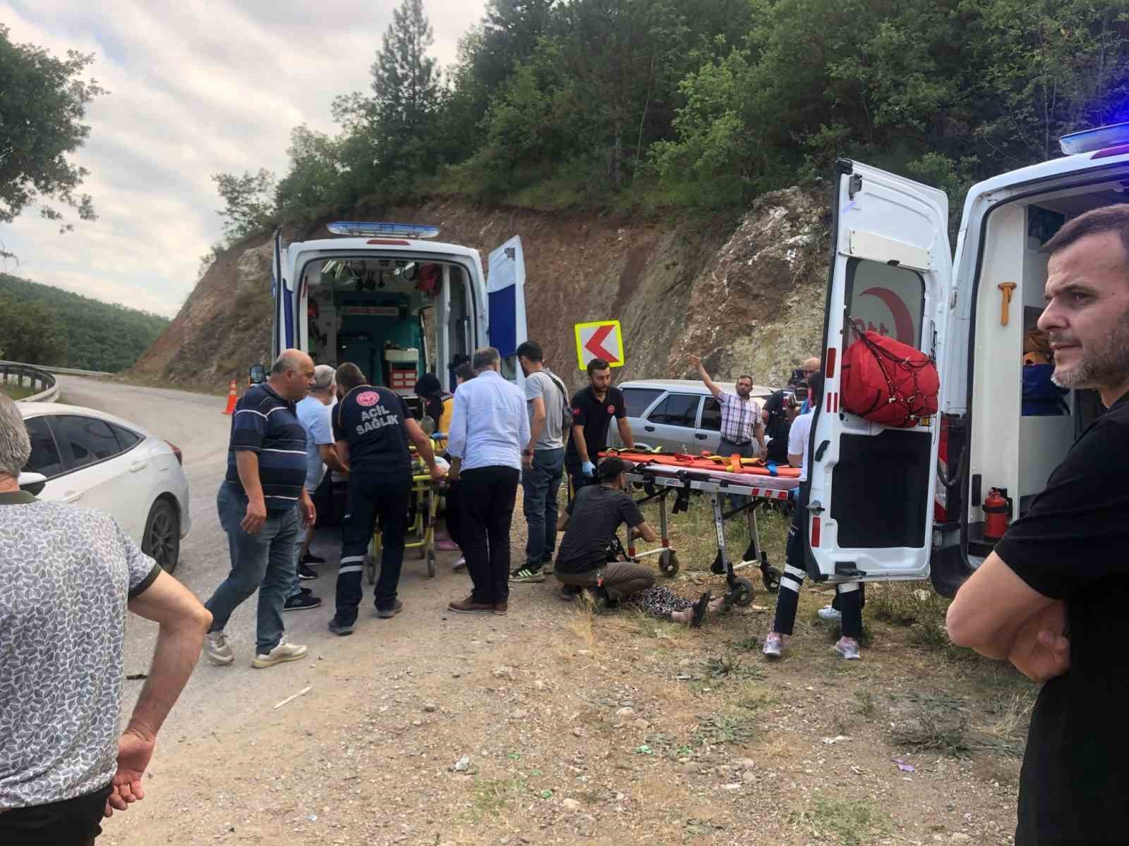BURSA'NIN İNEGÖL İLÇESİNDE CERRAH MAHALLESİ İLE PAŞAÖREN MAHALLESİ ARASINDA KAMYONET