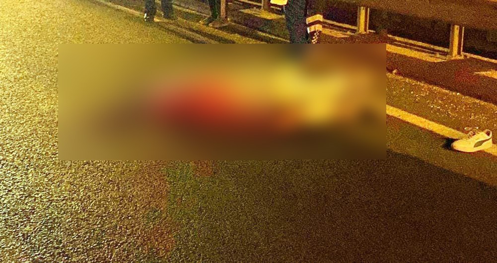 BURSA'NIN İNEGÖL İLÇESİNDE MEYDANA GELEN KAZADA MOTOSİKLETİN DEVRİLMESİ SONUCU 1