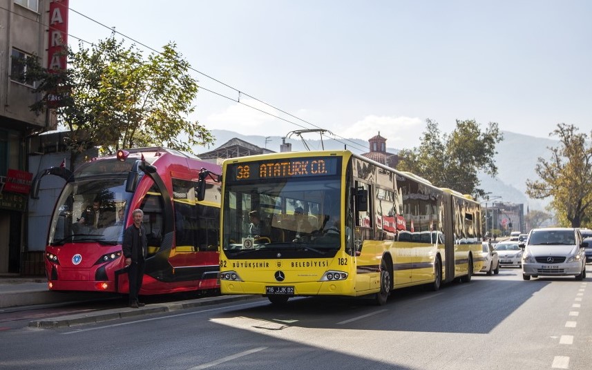 BURSA’DA VATANDAŞLARIN TÖREN VE KUTLAMALARA KOLAYLIKLA ULAŞABİLMESİ AMACIYLA 30 AĞUSTOS