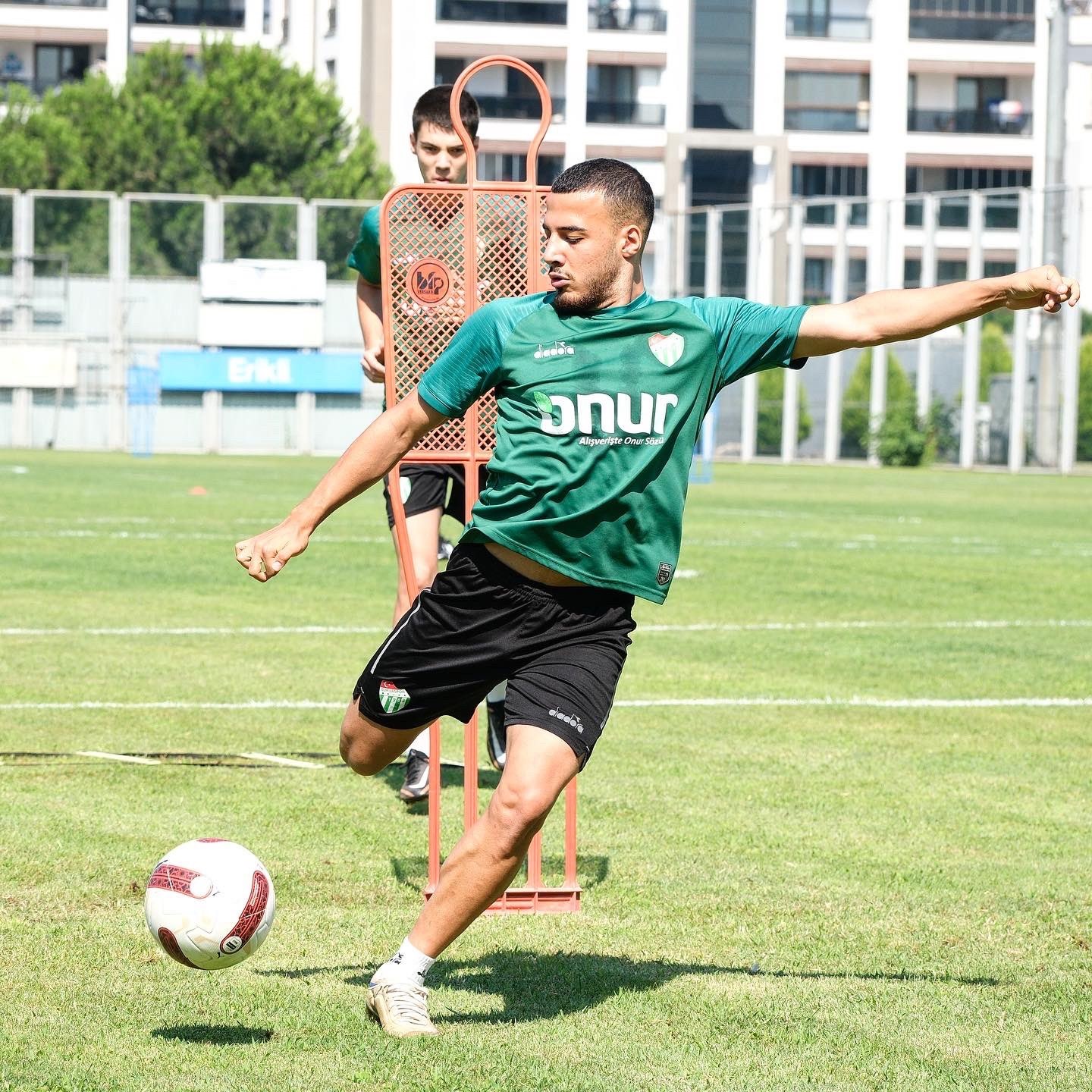 BURSASPOR'DA YENİ SEZON HAZIRLIKLARI DEVAM EDİYOR.