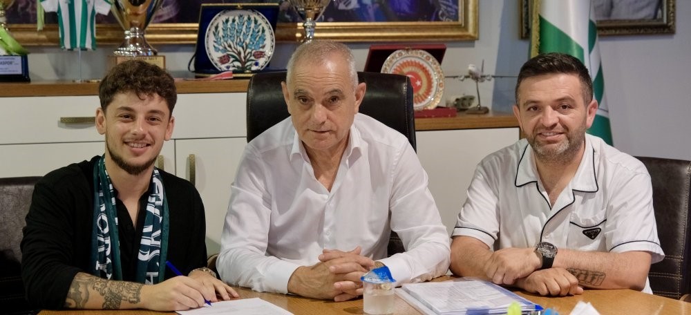 BURSASPOR, ÇAĞATAY YILMAZ'LA 2026'YA KADAR SÖZLEŞME İMZALADI.